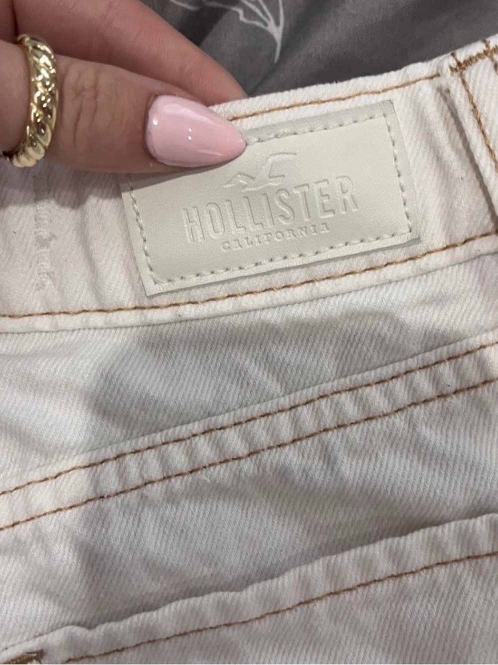 Hollister White Distressed High-Rise Denim Shorts - Picture 3 of 5